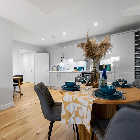 Luxury 1 Bedroom Stunning, Chic Apartment, Central Southampton! Stylish Abode Sleeps 4, Great Location! Summer Special Offer!! - By Blue Puffin Stays Exterior foto