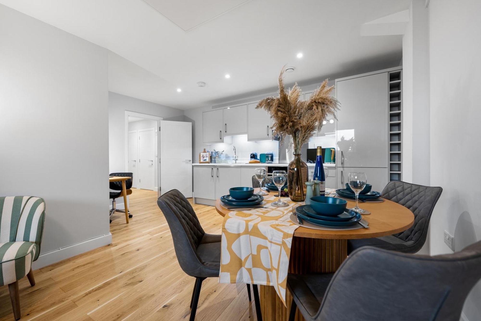 Luxury 1 Bedroom Stunning, Chic Apartment, Southampton! Stylish Abode Sleeps 4, Great Location! Summer Special Offer!! - By Blue Puffin * Southampton