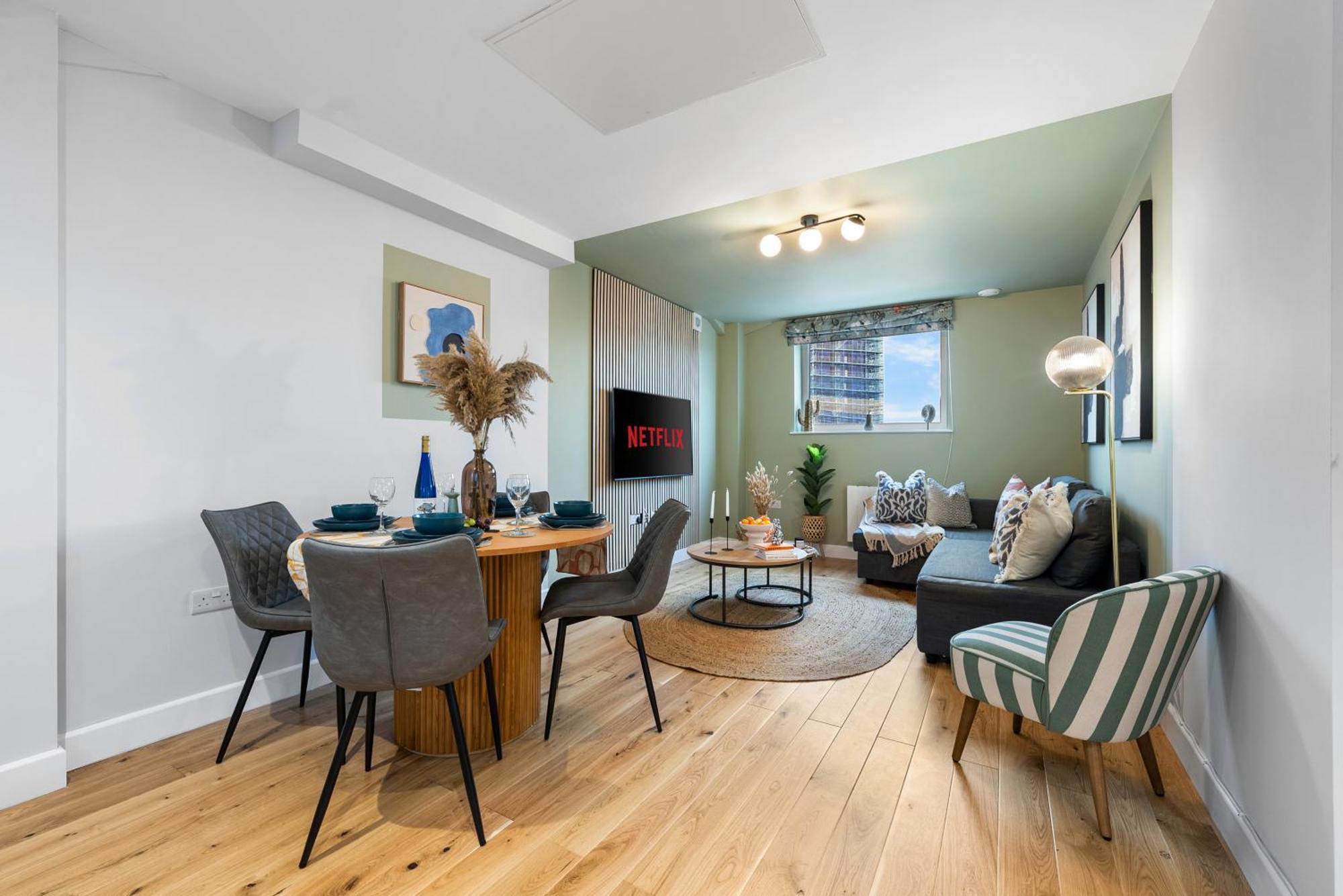 Luxury 1 Bedroom Stunning, Chic Apartment, Southampton! Stylish Abode Sleeps 4, Great Location! Summer Special Offer!! - By Blue Puffin Southampton