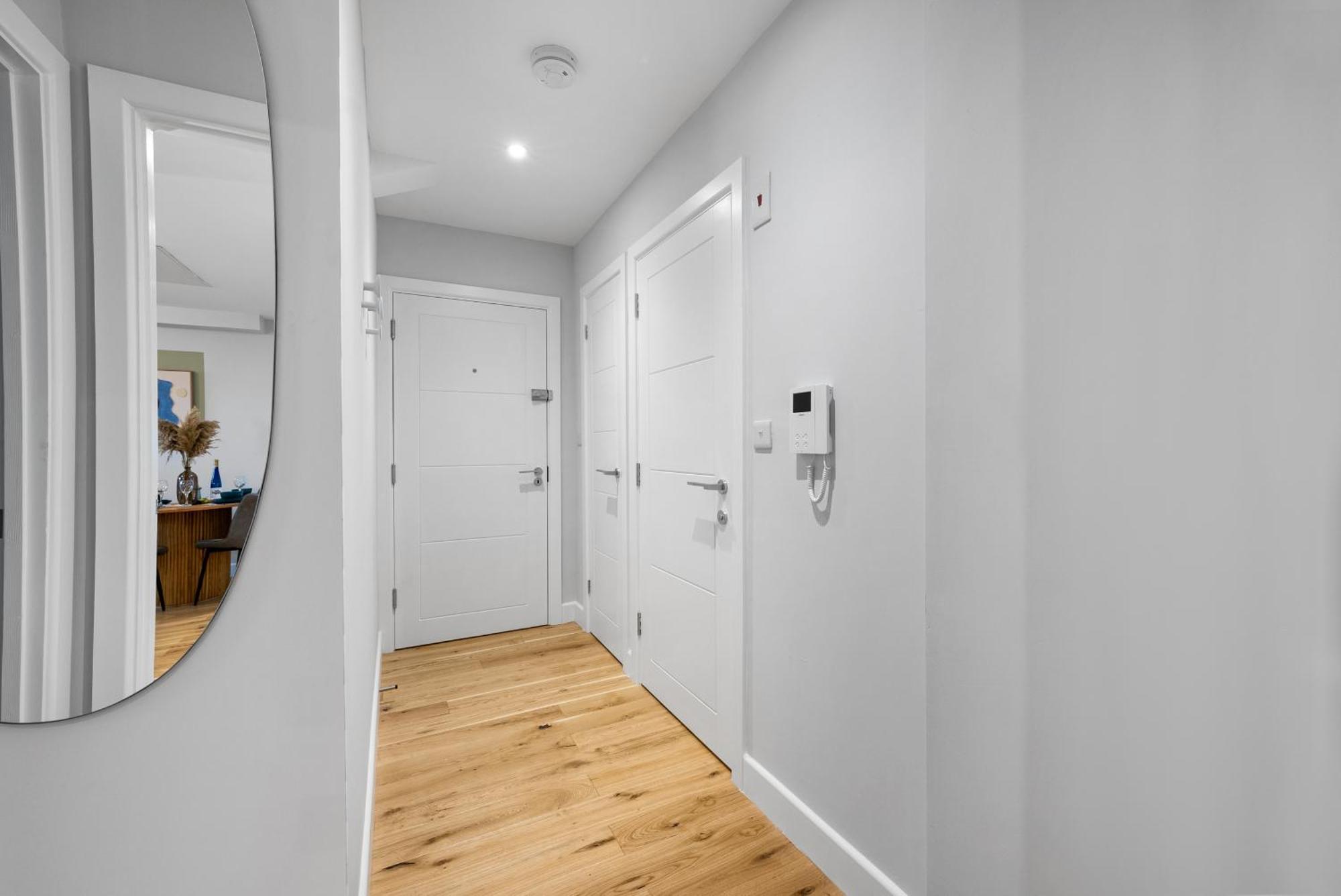 Luxury 1 Bedroom Stunning, Chic Apartment, Southampton! Stylish Abode Sleeps 4, Great Location! Summer Special Offer!! - By Blue Puffin * Southampton