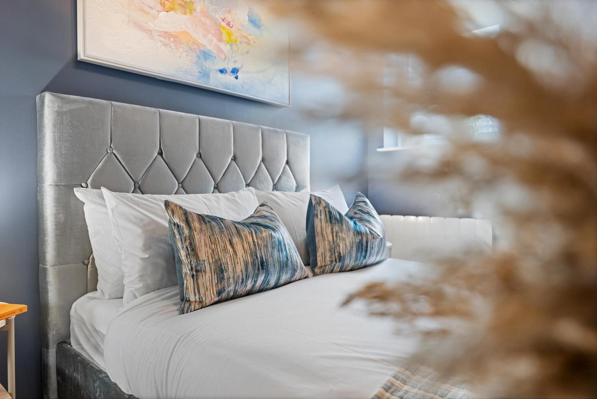 Luxury 1 Bedroom Stunning, Chic Apartment, Southampton! Stylish Abode Sleeps 4, Great Location! Summer Special Offer!! - By Blue Puffin Apartment Southampton